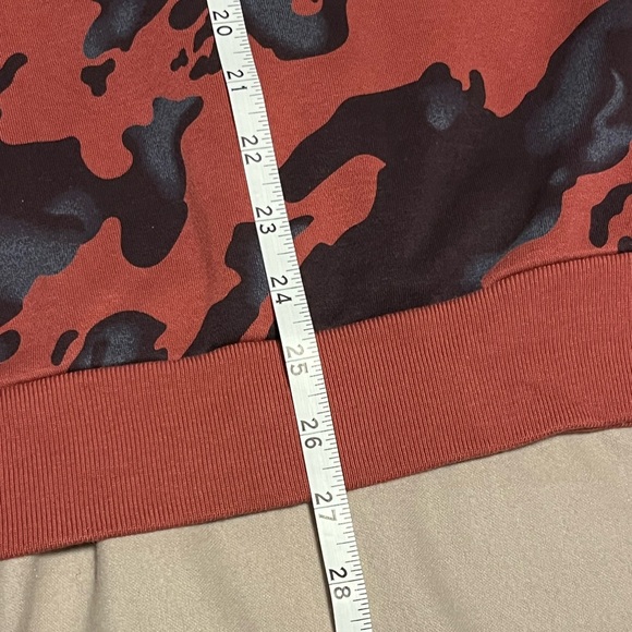 Adidas Men’s Large 1/4 Zip Red Camo Sweatshirt with Velvet Trim - Picture 7 of 10